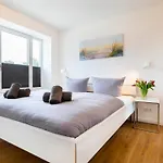 Apartment Prora - Familienfreundliche Ferienwohnung mit Balkon, Waschmaschine, Trockner und Gemeinschaftssauna - Dünenheide 2,1 Binz